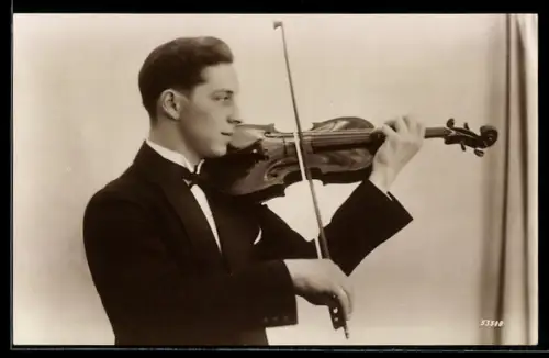 AK Junger Mann mit Geige