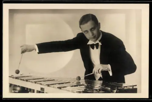 AK Mann im Anzug mit Xylophon 1931