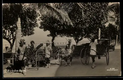 AK Rikscha-Fahrer auf einer Strasse