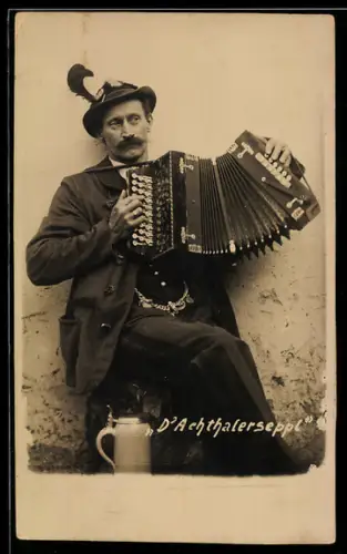 AK D`Achthalerseppl mit Akkordeon, Musiker