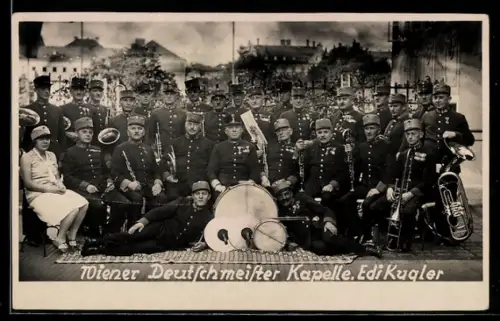 AK Wiener Deutschmeister Kapelle mit Instrumenten, Trachtenkapelle