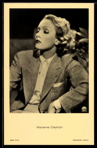 AK Schauspielerin Marlene Dietrich im Anzug