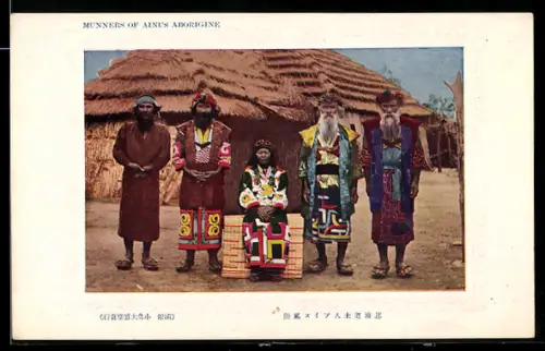 AK Japan, Eine Gruppe von Ainu in einem Dorf