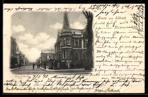 AK Lübeck, Victoriastrasse mit Turm-Eckgebäude u. Kirche