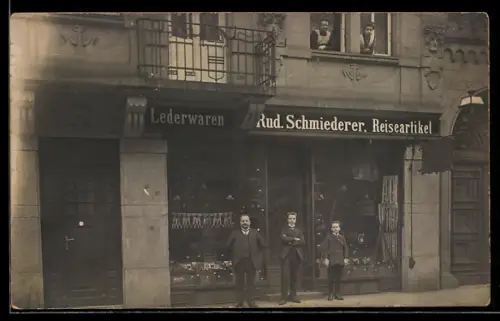 Foto-AK Mannheim, Geschäft für Lederwaren und Reiseartikel von Ruf. Schmiederer