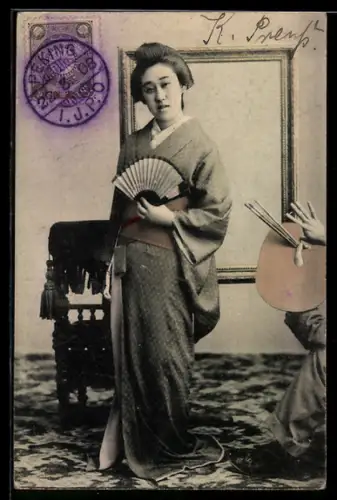AK Geisha mit einem Fächer