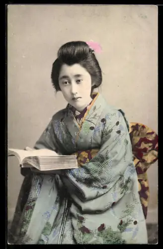 AK Geisha mit einem Buch