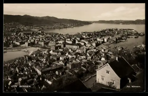 AK Bergen, Ortsansicht vom Berghang aus
