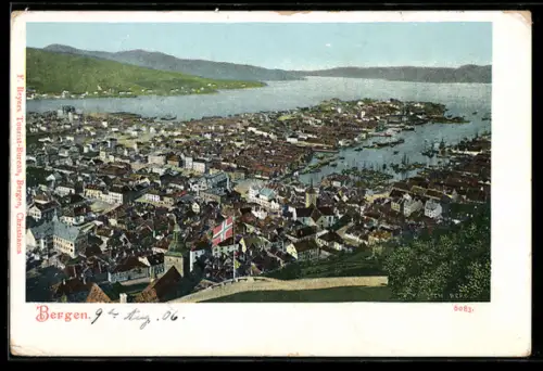 AK Bergen, Ortsansicht mit Hafen vom Berghang aus