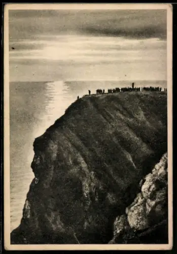 AK Nordkap, Urlauber auf dem Nordkapfelsen