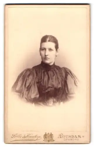 Fotografie Selle & Kuntze, Potsdam, Schwerfegeer Str. No. 14, Porträt einer Dame