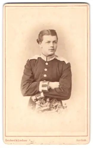 Fotografie Reichard & Lindner, Anklam, Georg von Krosigk, preuss. Generalleutnant als Unteroffizier im Garde-Rgt. 3