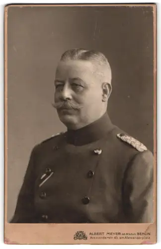 Fotografie Albert Meyer, Berlin, Alexander-Str. 45, preuss. Generalmajor Oskar Dreher 1853-1933 mit Band zum EK II 1870