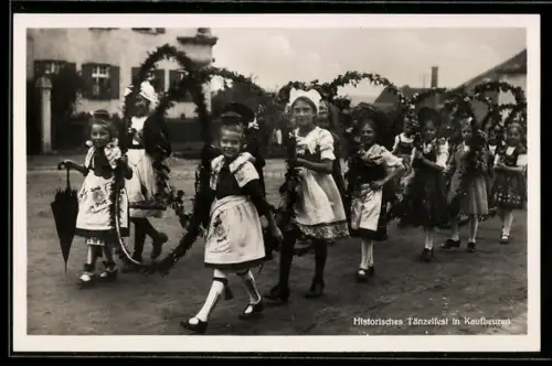 Foto-AK Kaufbeuren, Tänzelfest, Mädchengruppe aus dem Festzug