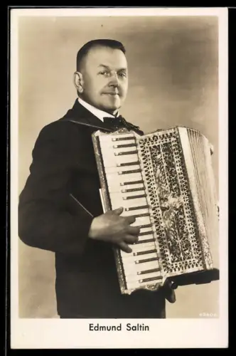 AK Musiker Edmund Saltin mit Akkordeon