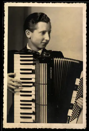 Foto-AK Musiker mit Akkordeon