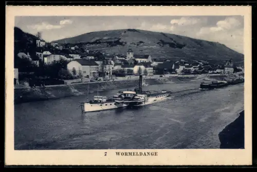 AK Wormeldange, Panorama am Ufer mit Schiffen