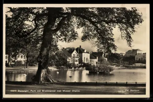 AK Stavanger, Parti ved Bredevannet med Museet tilhoire