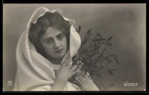AK Schöne Frau mit Kopftuch, Allegorie für den Winter