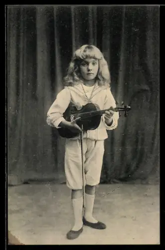 AK blonder Knabe mit seiner Geige
