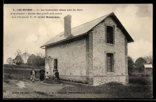 AK Fontgombault, Les boutonniers aimen aussi les fleurs