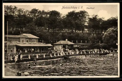 AK Netzschkau i. V., Stadtbad mit Besuchern