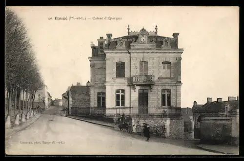 AK Baugé /M-et-L, Caisse d`Épargne et rue bordée d`arbres
