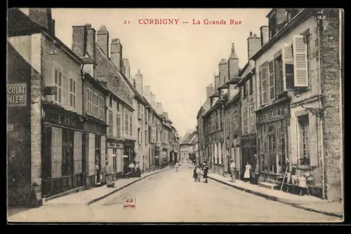 AK Corbigny, La Grande Rue avec des passants et boutiques au début du XXe siècle