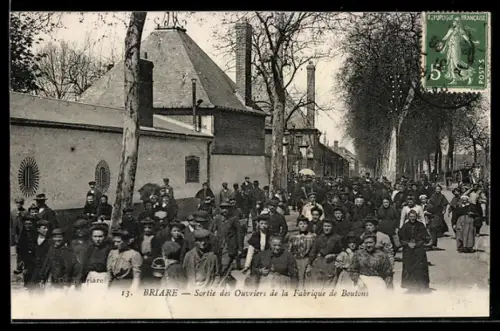AK Briare, Sortie des Ouvriers de la Fabrique de Boutons