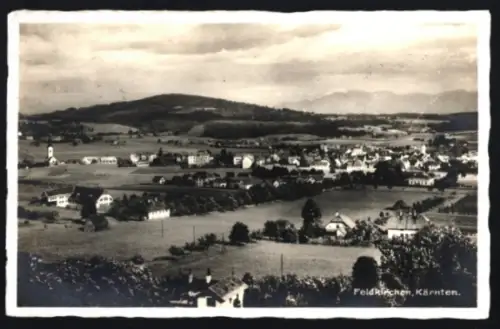 AK Feldkirchen /Kärnten, Panorama mit Ort und Kirche