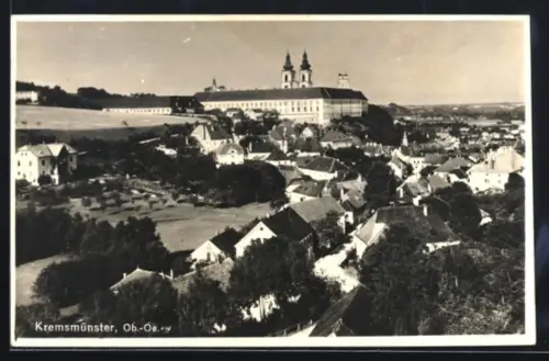 AK Kremsmünster /Ob.-Oe., Panorama mit Stift und Ort