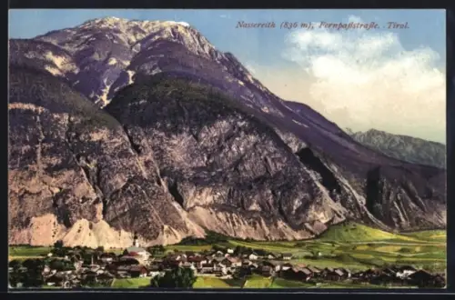 AK Nassereith /Tirol, Fernpassstrasse, Dorf und Bergmassiv