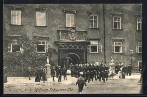 AK Wien, K. k. Hofburg-Schweizertor mit Wache