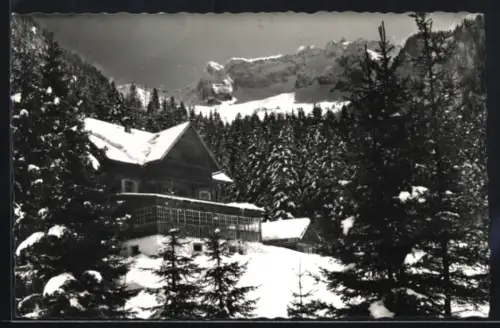 AK Bad Gastein, Kötschachtal, Alpenhaus Prossau, verschneites Haus im Bergwald