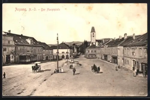 AK Aspang /N.-Ö., Hauptplatz, Panorama mit Kutsche, Brunnen, Turmgebäude