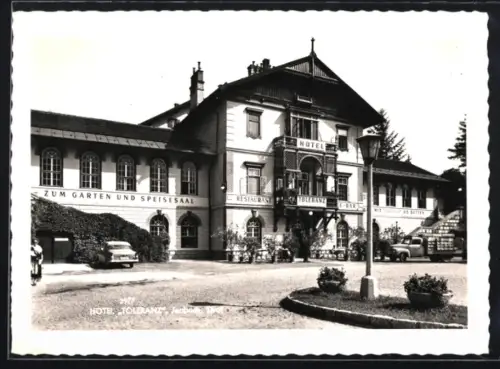 AK Jenbach /Tirol, Hotel Toleranz, Aussenansicht mit Vorplatz