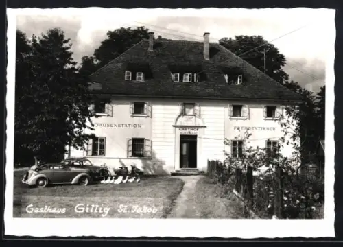 AK St. Jakob /Tirol, Gasthaus Gillig, Frontansicht mit Gänseschar