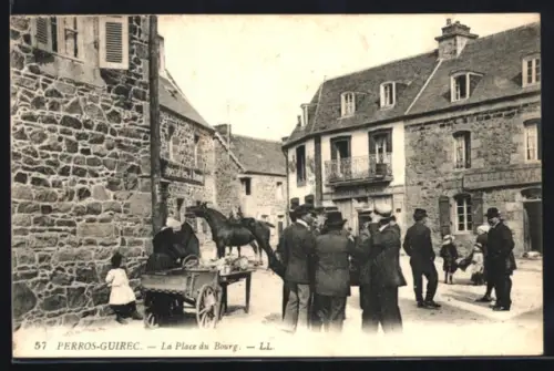 AK Perros-Guirec, La Place du Bourg avec habitants et chariot