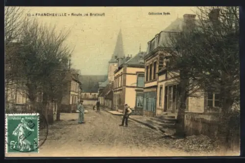 AK Francheville, Route de Breteuil avec villageois et église en arrière-plan