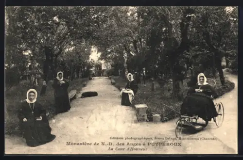 AK Puyperoux, Monastère de N.-D. des Anges, La Cour d`Honneur