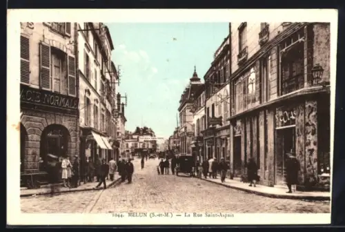 AK Melun /S.-et-M., La Rue Saint-Aspais animée