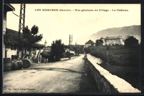 AK Les Marches /Savoie, Vue générale du Village, Le Château