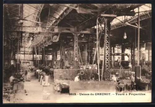 AK Le Creusot, Usines du Creusot, Tours à Projectiles