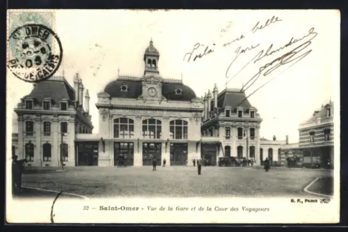 AK Saint-Omer, Vue de la Gare et de la Cour des Voyageurs
