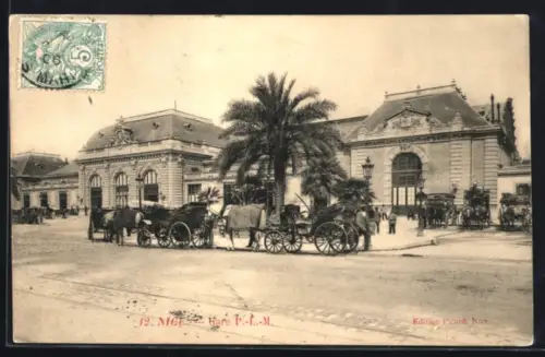AK Nice, La Gare P.-L.-M. avec voitures à cheval devant l`entrée