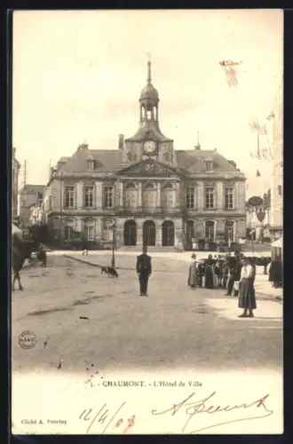 AK Chaumont, L`Hôtel de Ville et la place animée
