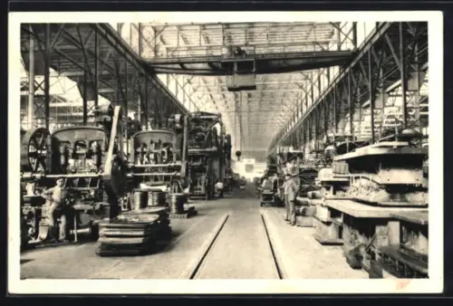 AK Venissieux /Rhône, Usines Berliet, Intérieur de l`Atelier d`Emboutissage