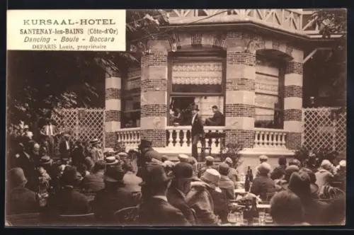 AK Santenay-lès-Bains, Kursaal-Hotel avec clients en terrasse assistent à une représentation musicale