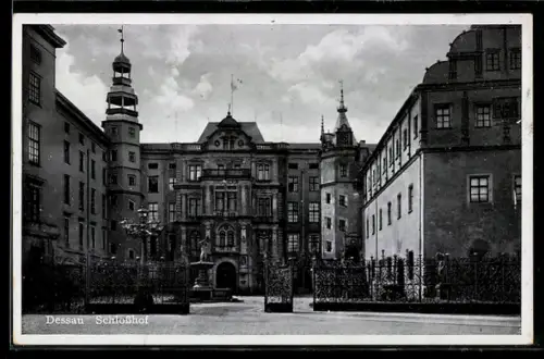 AK Dessau, Schlosshof
