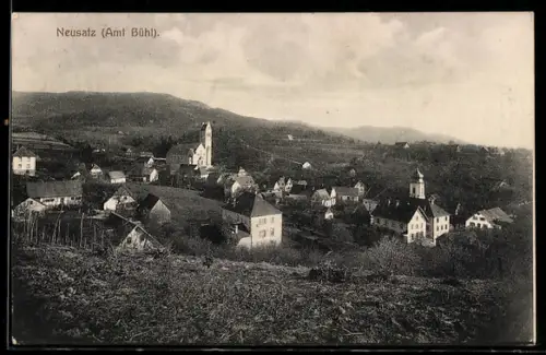 AK Neusatz /Bühl, Ortsansicht mit Kirche und Dorfhäusern